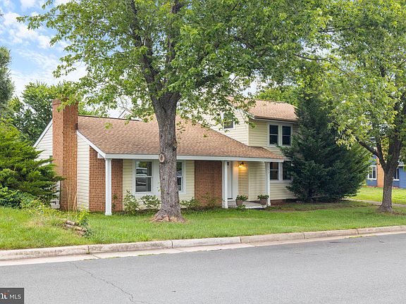 3rd image of 111 Park Hill Ln