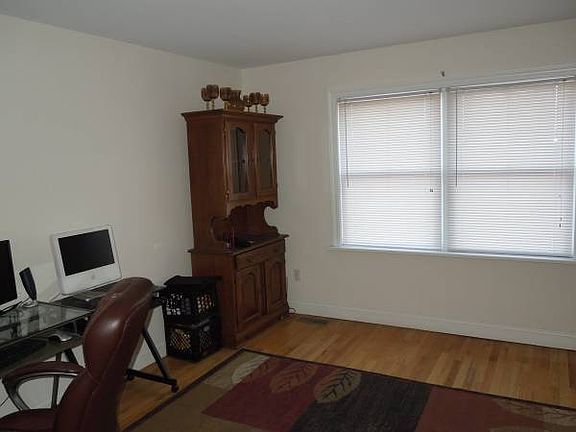 4th image of 91 Belmont Ave Floor 1
