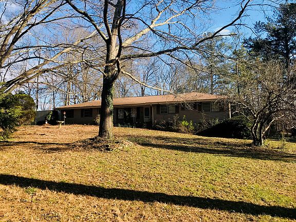 4th image of 3574 River Dr