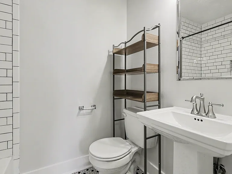 727 S State St — Photo 13