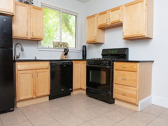 2nd image of 1743 Commonwealth Ave #1