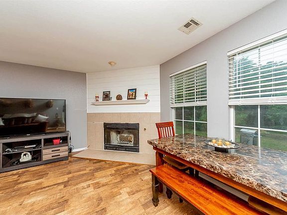 4th image of 4107 Sierra Ln