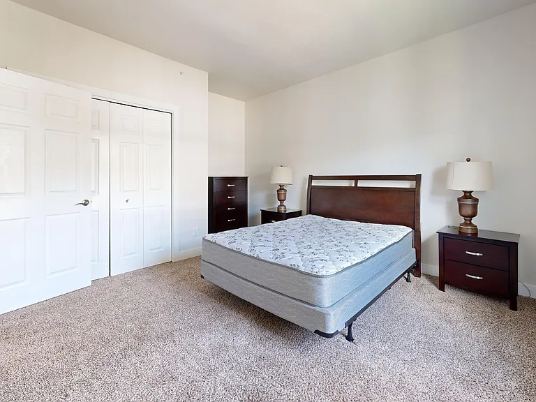 Auburn Ridge Apartments — Photo 24