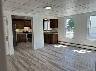 127 Burnside Ave APT 2F, Woonsocket, RI 02895