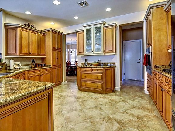 5th image of 2881 Knoxville Ct