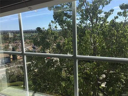 3 bed, 2.5 bath, 1567 sqft, $4,300 — Photo 4