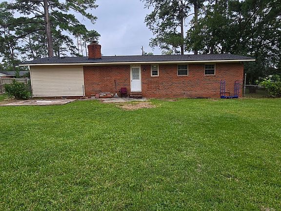 4th image of 230 Pinehurst Dr