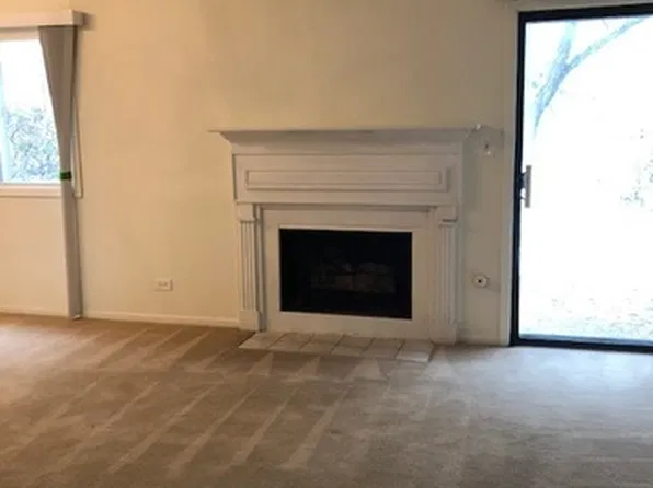1507 Johnstown Ct, Wheaton, IL 60189