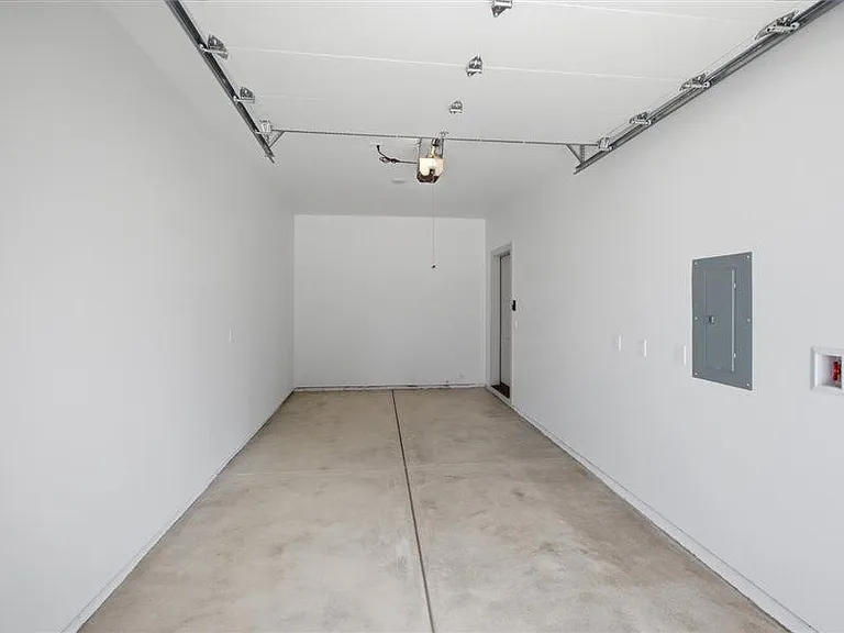 1392 Overlook Ave NW — Photo 6