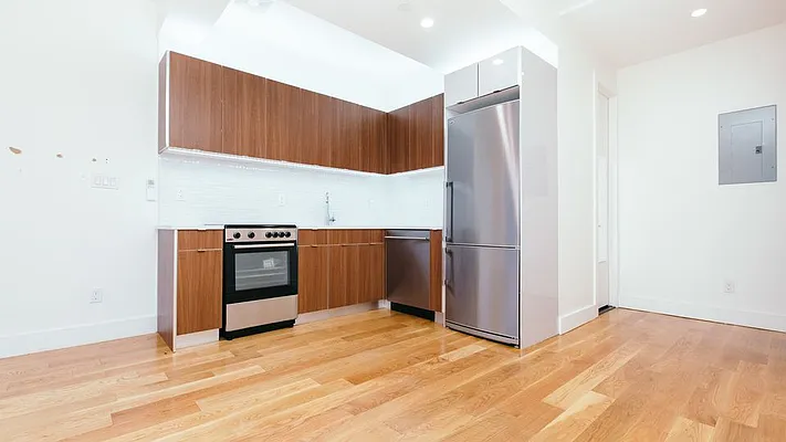 Rented by Nooklyn NYC LLC | media 52