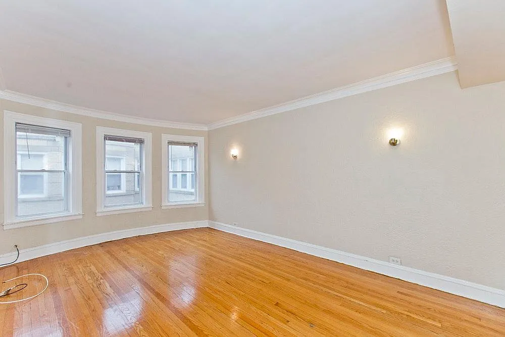 2 bed, 1000 sqft, $1,745 — Photo 3