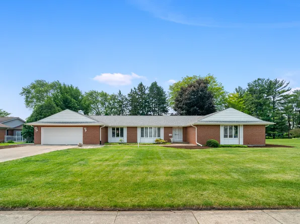 212 Forsythe Ln, Dekalb, IL 60115