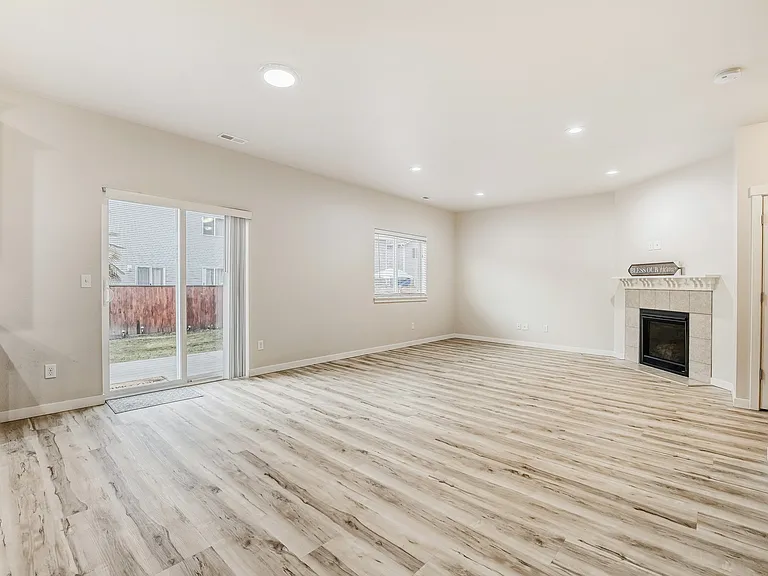 1439 49th St NE — Photo 20