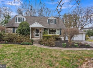 325 Valley Rd, Oreland, PA 19075