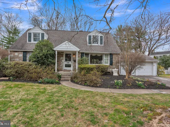 325 Valley Rd, Oreland, PA 19075