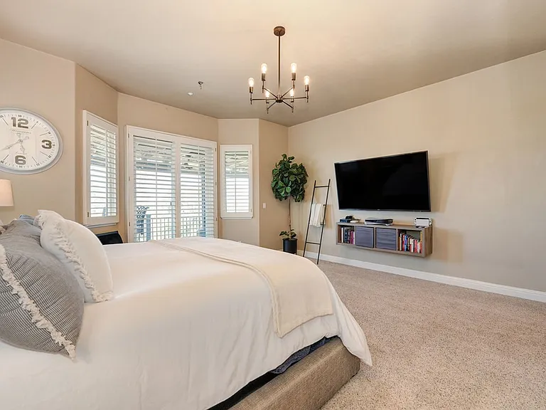 7029 Pembroke Way — Photo 63