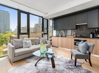 81 Wellesley St E #402, Toronto, ON M4Y0C5