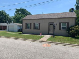 206 E 1st St, Waterloo, IL 62298