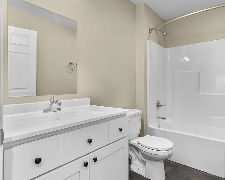 1300 W Mar Elm St — Photo 12