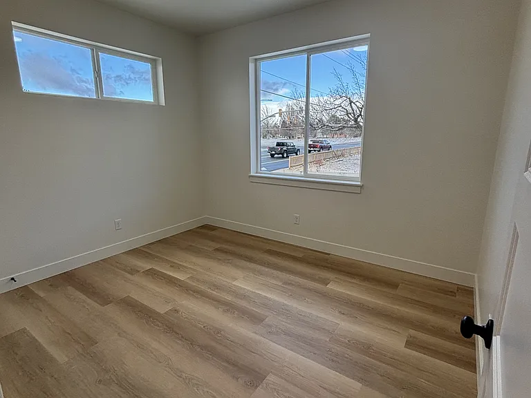 412 E 34 S — Photo 13