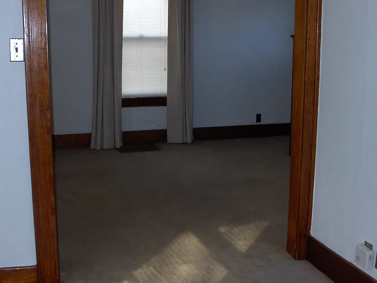 927 Forest Ave — Photo 10