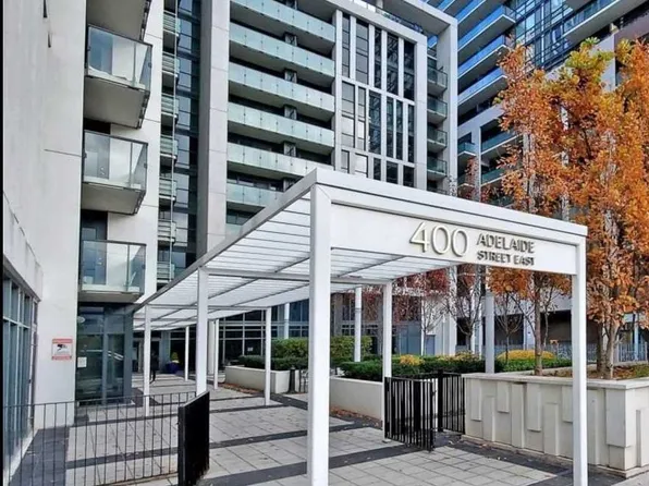 400 Adelaide St E, Toronto, ON