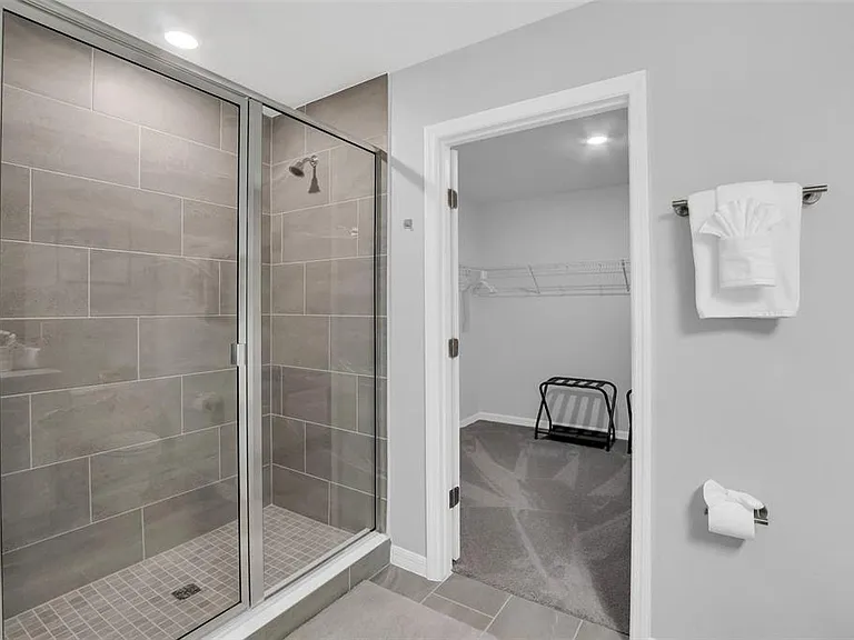 2131 Derwent Dr — Photo 22