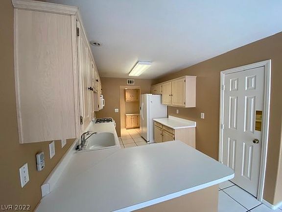 5th image of 10134 Tree Creek Ct