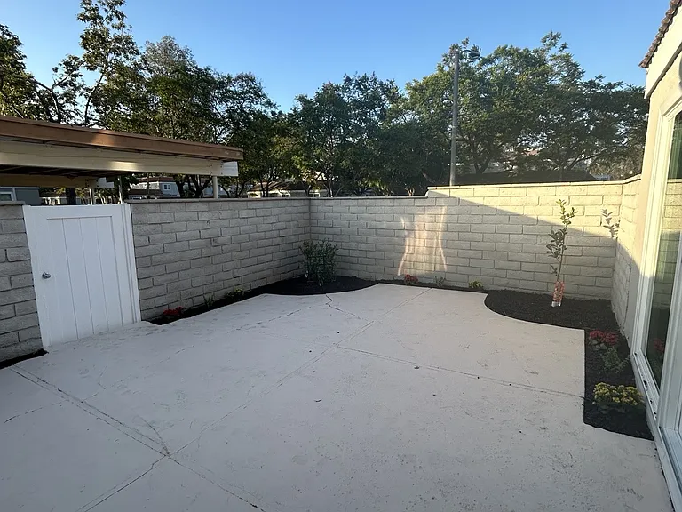 22011 Lakeland Ave — Photo 17