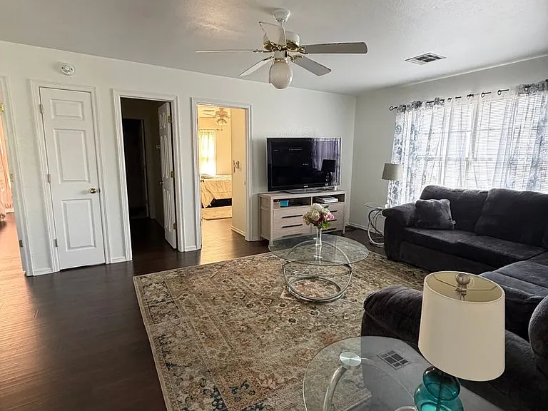 1508 N Yellowood Ave — Photo 9