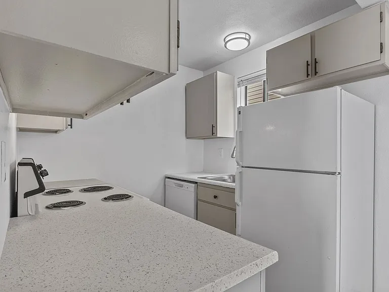 Houk 33 Apartments — Photo 35