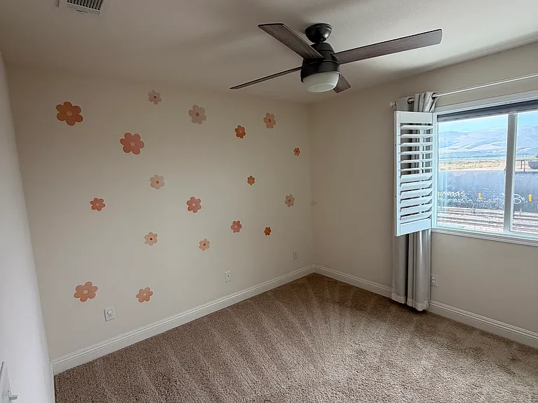 327 Las Flores Dr — Photo 16