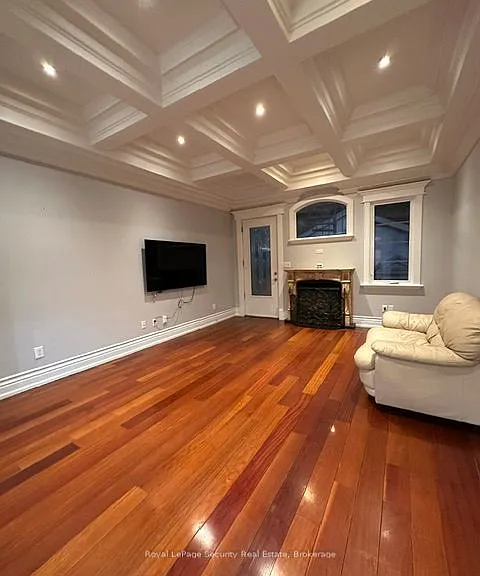 81 Livingstone Ave — Photo 5