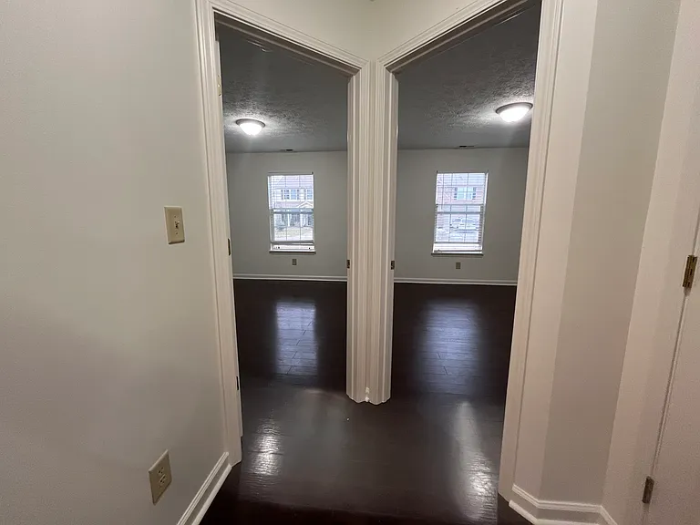 6540 Amherst Way — Photo 34