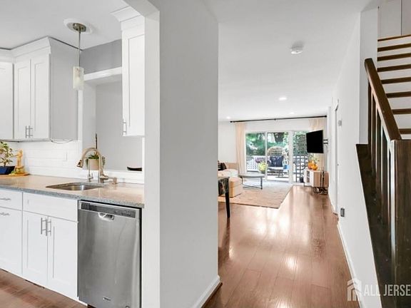 2nd image of 278 Penns Way