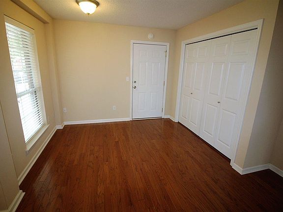 5th image of 3685 Sagamore Dr