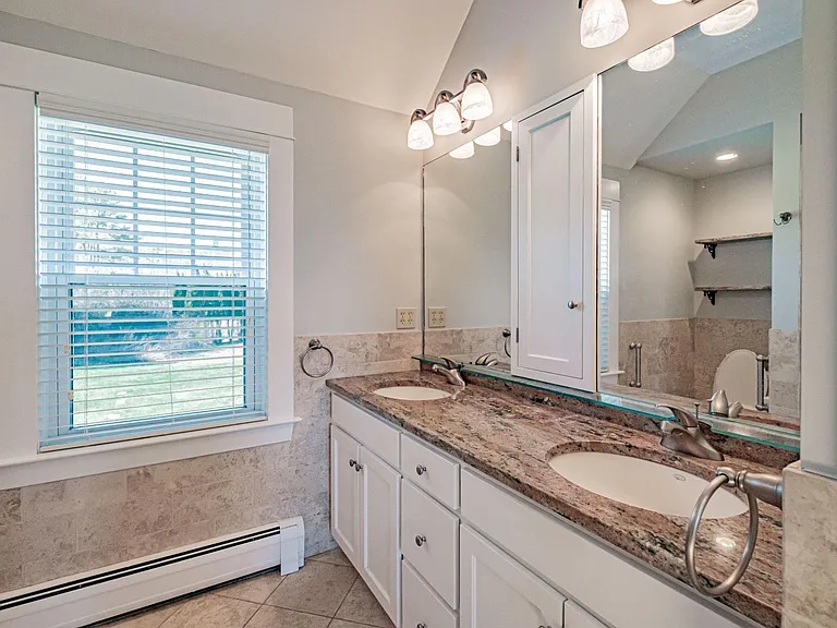 Double vanity - master suite
