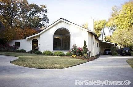 Front and Garage View : Front Driverway and Garage