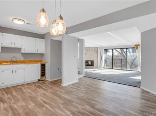 52 Waters Edge Dr #3B, Lake Ozark, MO 65049