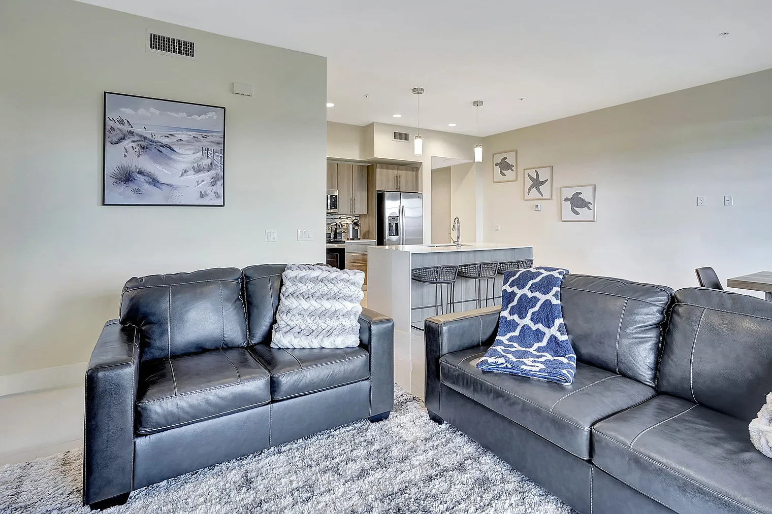 3 bed, 2.0 bath, 1496 sqft, $3,090 — Photo 3