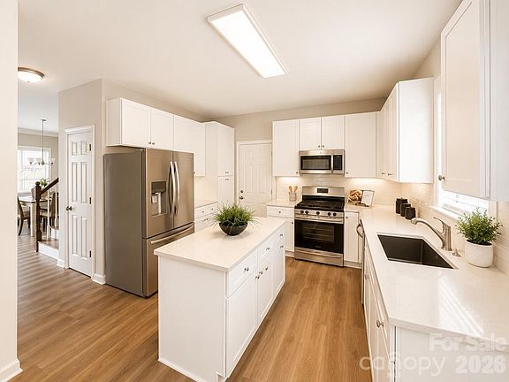 4th image of 10448 Misty Ridge Ln