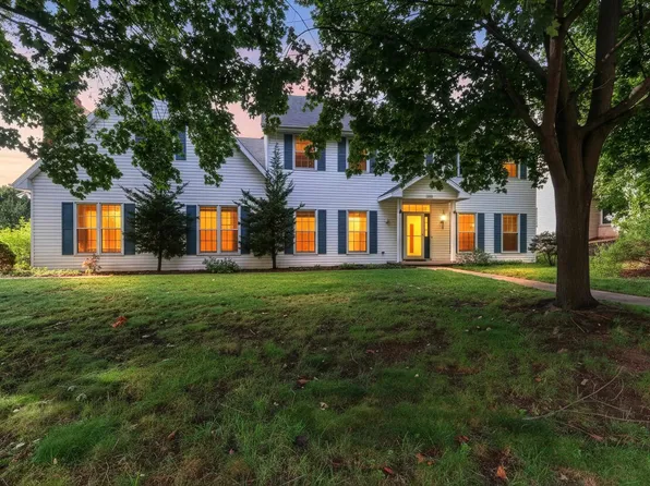 1498 Parkway Dr, Green Bay, WI 54304