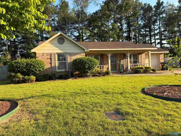 403 Macbeth St, Athens, AL 35611