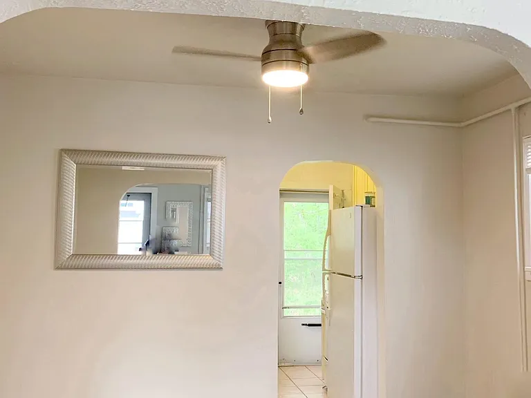 1514 N Wayne Rd — Photo 4