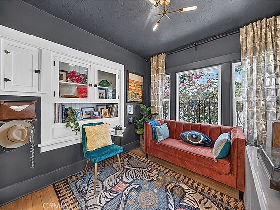 3rd image of 523 Olive Ave