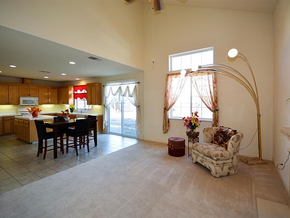 5th image of 2851 Wisteria Ln