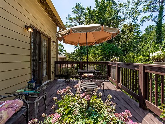 4th image of 2105 Wildrose Dr