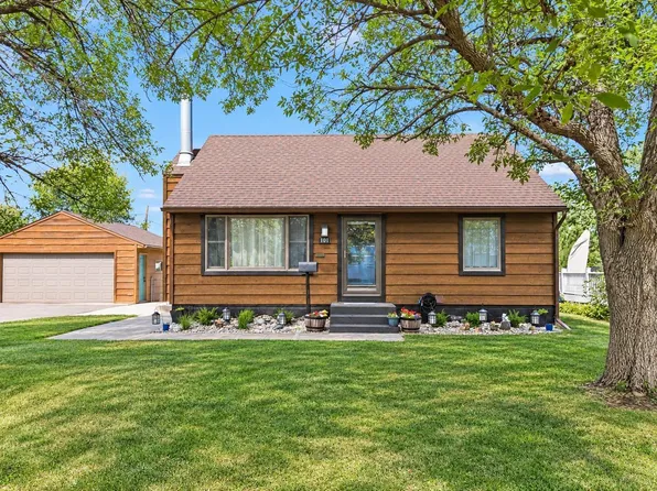 101 49th Ave NE, Fridley, MN 55421