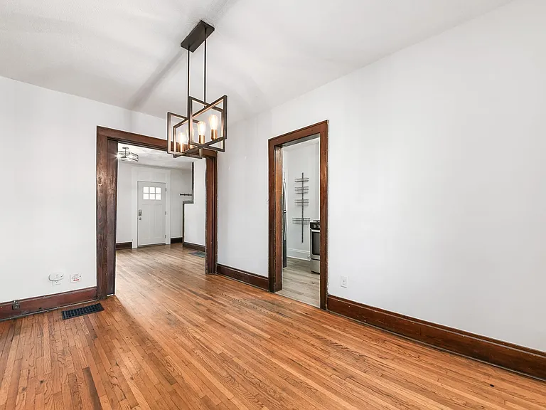 48 W Kossuth St — Photo 9