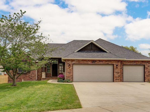 5596 S Pinehurst Avenue, Springfield, MO 65810